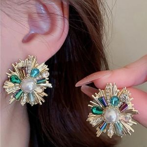 Pearl statement  earrings - retro looking  pearl earrings  - gold pearl earrings